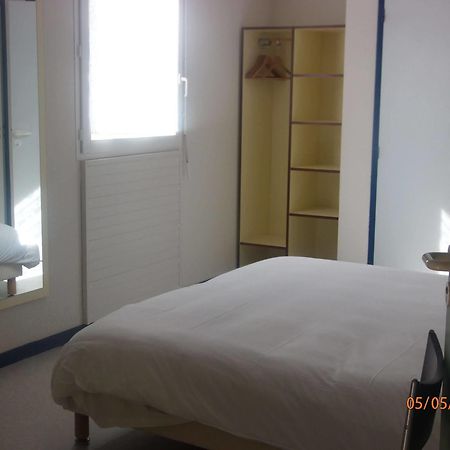 Le Saint Pierre Hotel Moncoutant Ngoại thất bức ảnh
